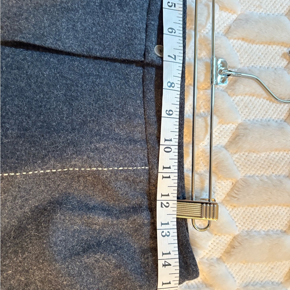 Elegant Gray Wool Women's Pantsuit - Picture 9 of 10